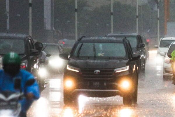 BMKG Ingatkan Potensi Hujan Petir di Sejumlah Wilayah Indonesia