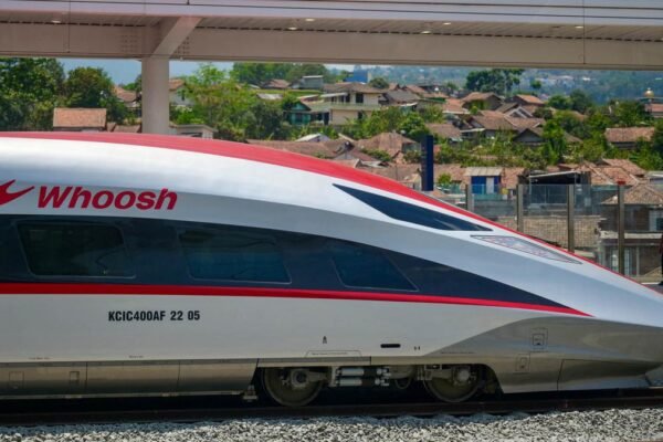 Whoosh Jadi Pilihan Wisatawan Malaysia Jelang Libur Nataru